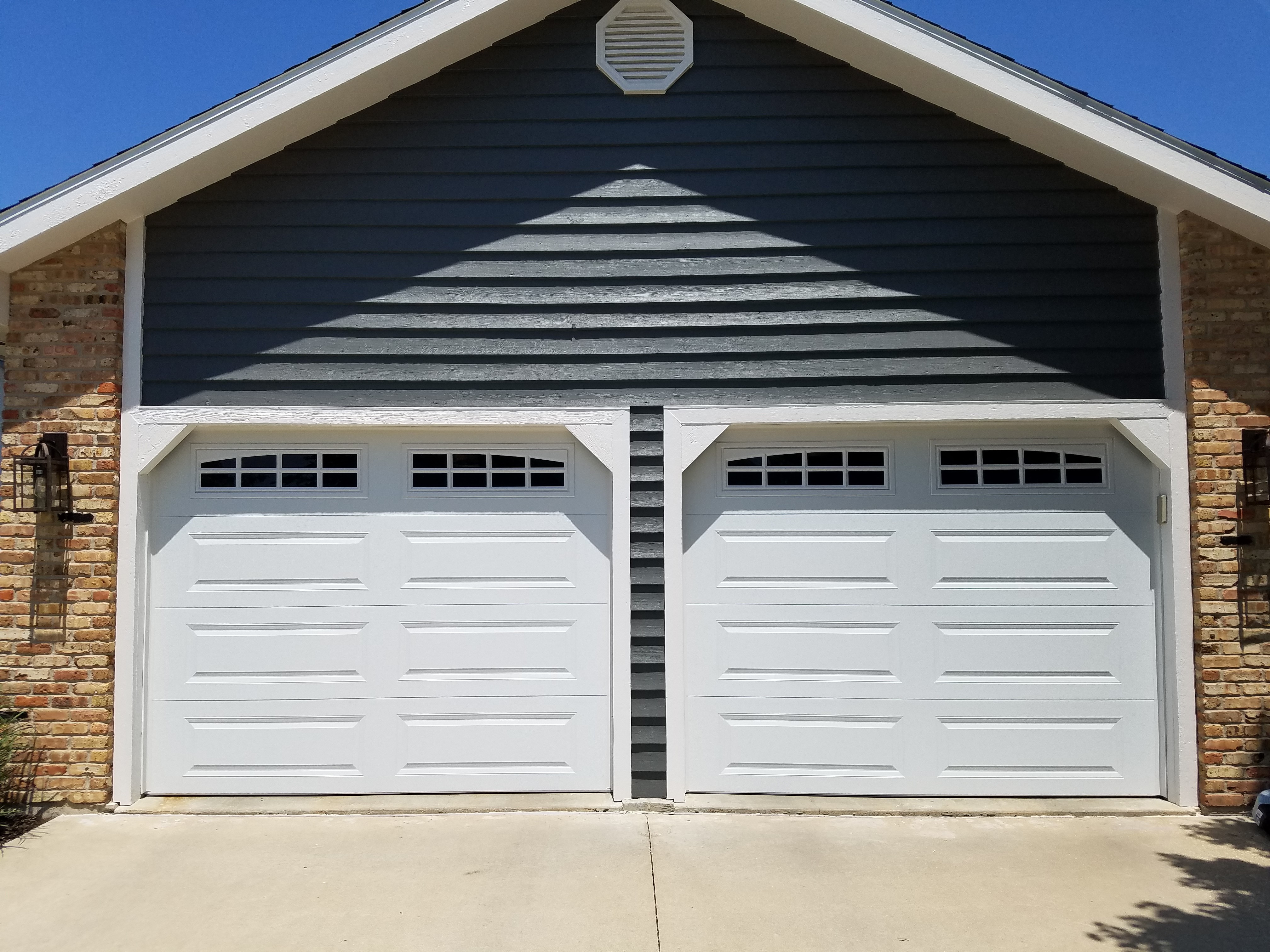 C.H.I. Model 4206 Residential Installation Door Masters